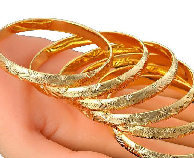 18k Yellow Gold Women's Elegant Starburst Cut Bracelet Bangle D226L
