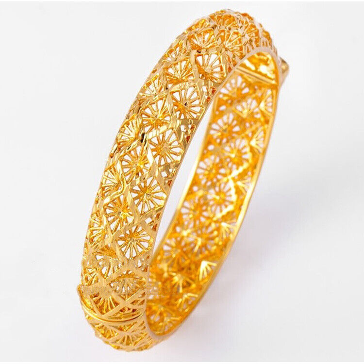 18k Yellow Gold Italian Cut Opening 7" Women's 2.25" Dia. Bangle Bracelet