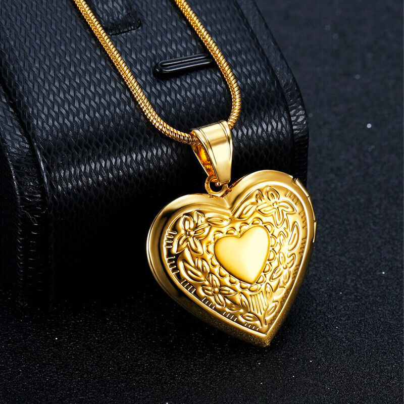 18k Yellow Gold Women's 20" Snake Chain Necklace And Locket Pendant D869